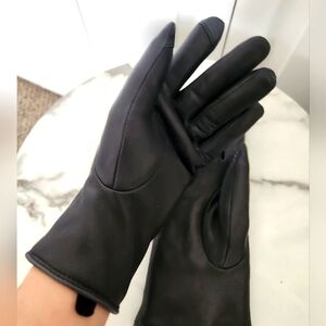 Fownes Brothers hand crafted Leather Gloves